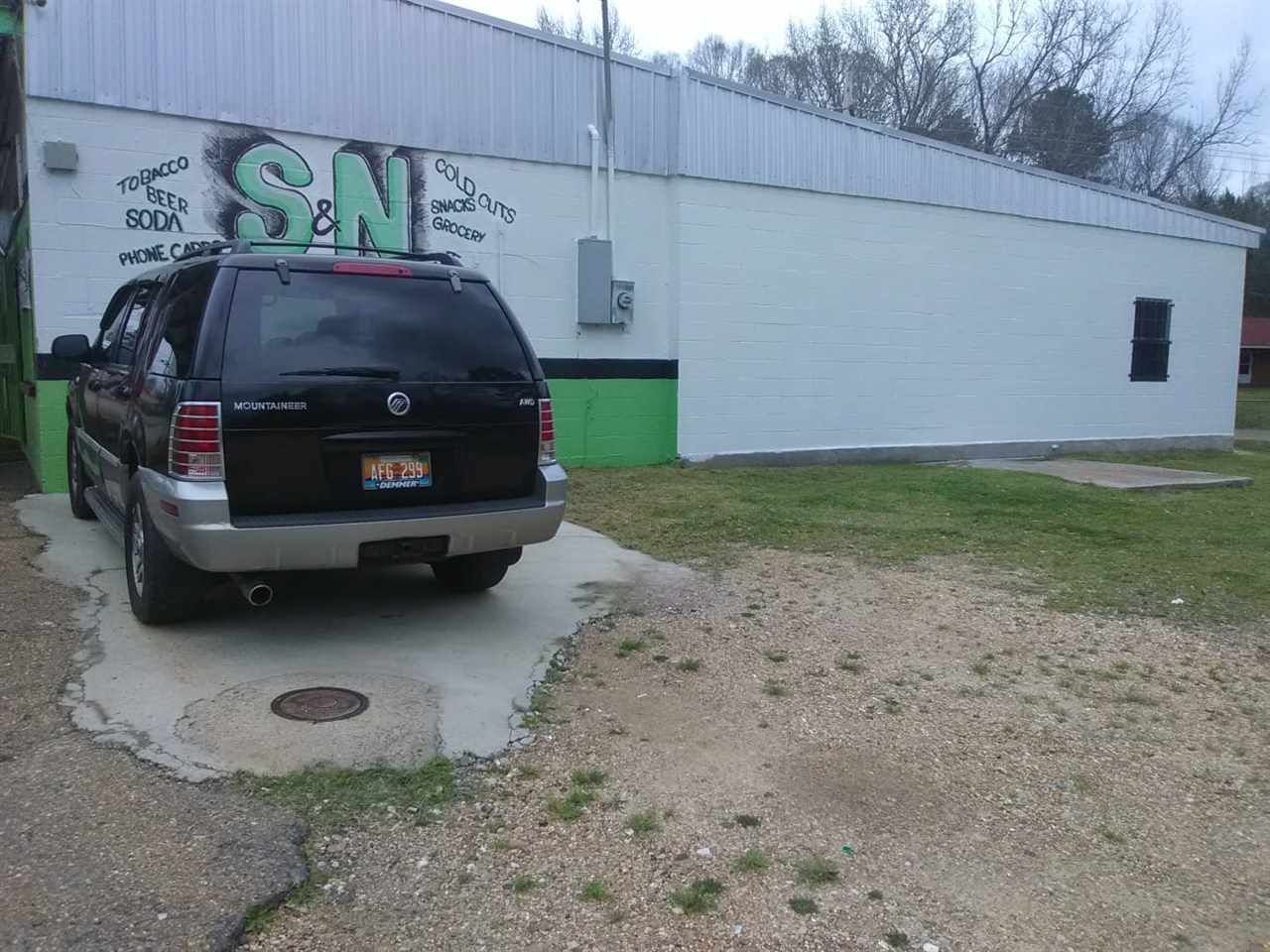 2011 Monticello St, Hazlehurst, MS 39083